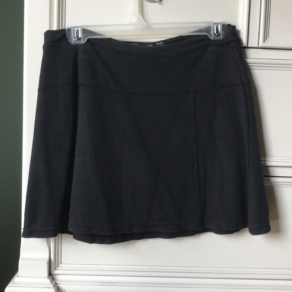 Toad&Co skort, size small, charcoal grey